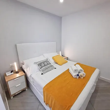 公寓 Playa Paseo Maritimo 马尔韦利亚